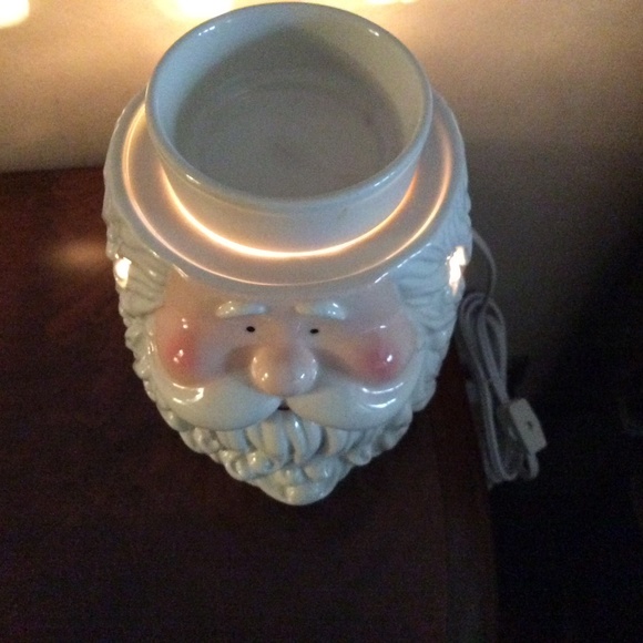 Like New - Premium Scentsy Warmer - Saint Nick - Picture 3 of 7